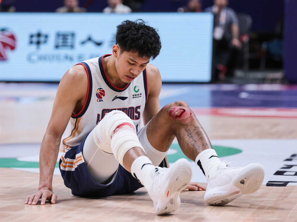 崔永熙回忆受伤瞬间:膝盖闷响勾起林书豪重伤阴影 崔永熙回忆受伤瞬间:膝盖闷响勾起林书豪重伤阴影